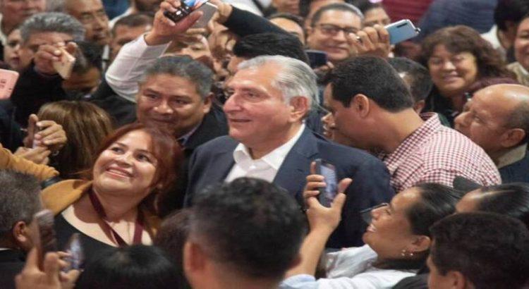 Adán Augusto López se reúne con transportistas de Tlaxcala