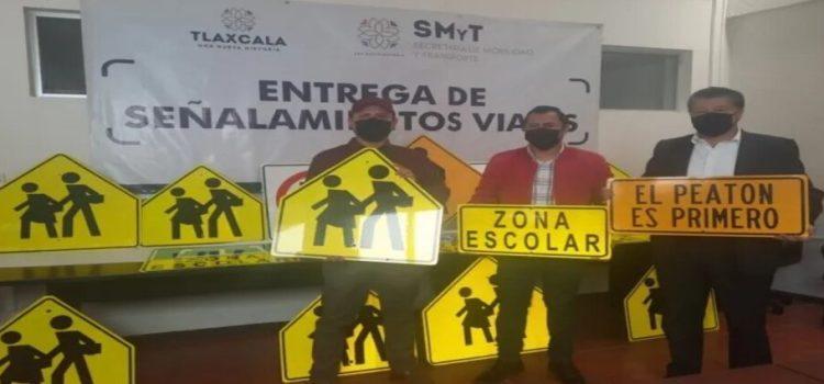 Movilidad Tlaxcala entrega señalamientos viales en Tlaxco