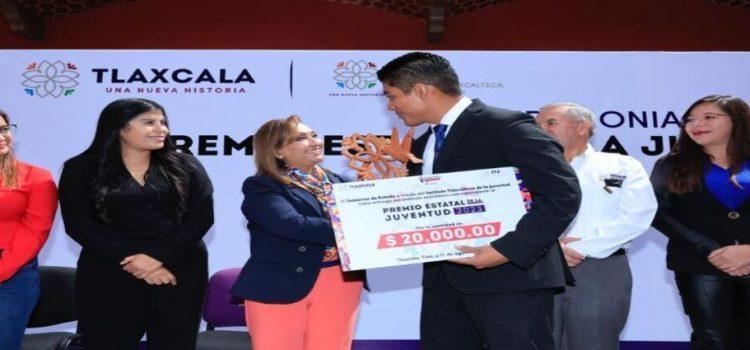 Lorena Cuéllar reconoce a talento joven de Tlaxcala; Premio Estatal de la Juventud 2023