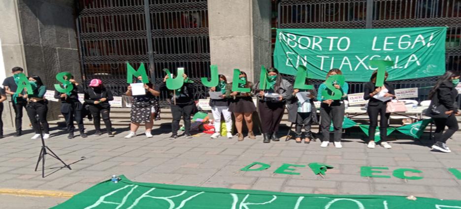 Feministas clausuraron Congreso por omisión al aborto legal en Tlaxcala