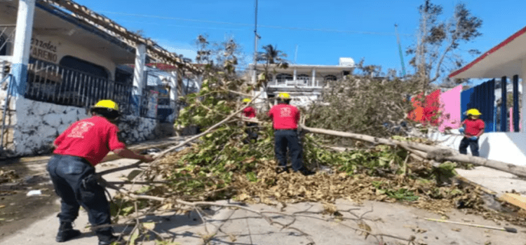 Tlaxcala contribuye a Retirar Escombros en Acapulco, Guerrero