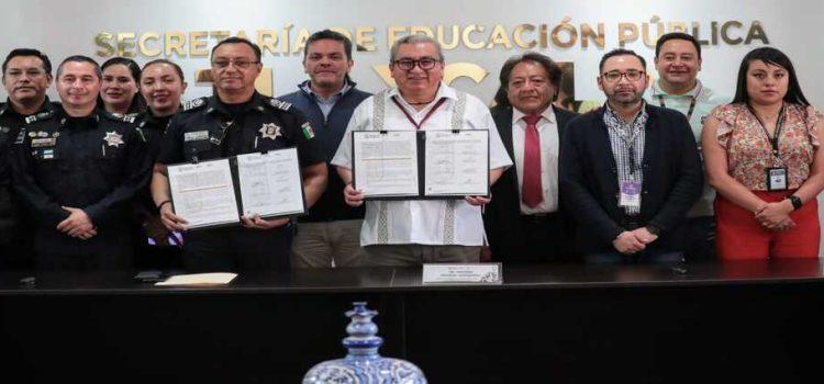 Firman convenio para otorgar preparatoria abierta a policías de Tlaxcala