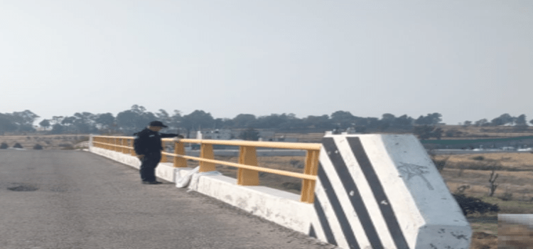 Encuentran manta con mensaje amenazante en puente de Tlaxcala