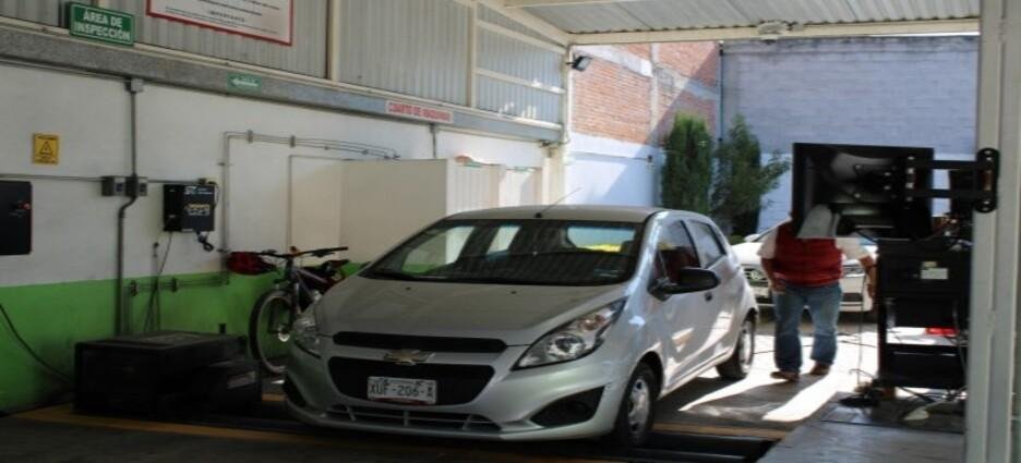 Habitantes cuestionan costos, multas y condiciones del programa "Verificación Vehicular Obligatoria" en Tlaxcala