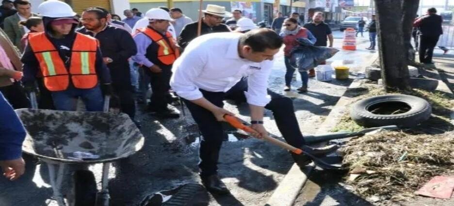 Gobernador Alejandro Armenta realiza cuarta faena y tequio en la Puebla-Tlaxcala