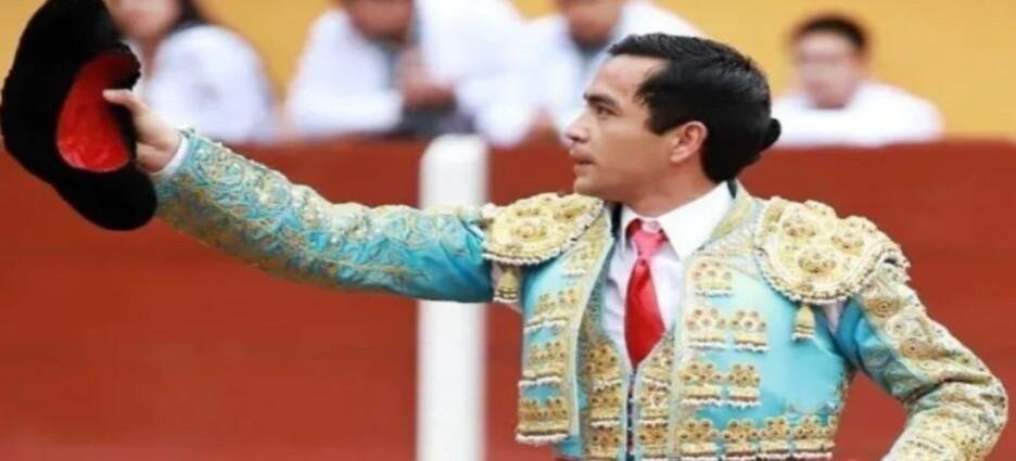 Torero Emilio Macías sufre grave cornada en Tlaxcala