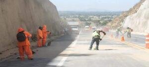 Se desgaja cerro sobre la autopista Tlaxcala-Puebla
