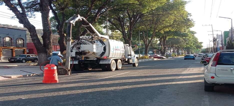 Realiza labores de desazolve para prevenir inundaciones en temporada de lluvias