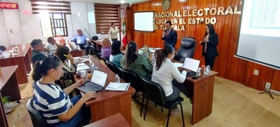 INE Tlaxcala capacita a consejeros y miembros del SPEN sobre Cómputos Distritales del PEEPJF 2024-2025