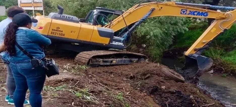 Desazolvan río Atenco en Tlaxcala