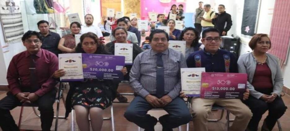 Premian a ganadores del 3er Concurso Estatal de Totomoxtle en Tlaxcala