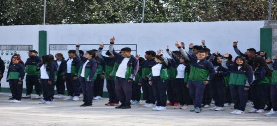 CECyTE – Emsad a favor de la libre compra de uniformes en Tlaxcala