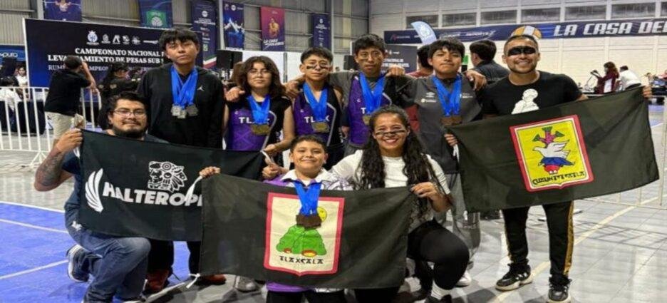 Equipo de San Pablo del Monte logra 17 medallas en disciplina de Halterofilia