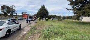 Mujer pierde la vida en Libramiento Apizaco al llevar a su hijo a un festejo patrio