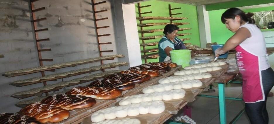 Panaderos de Totolac y Huactzinco buscarán romper Récord Guinness con pan de fiesta