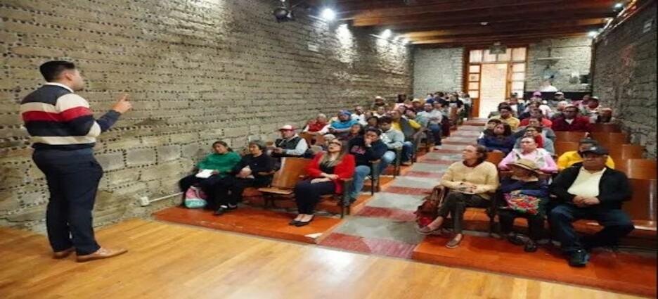 Gobierno de Tlaxcala brinda acompañamiento a adultos mayores para reencontrarse con familiares en USA