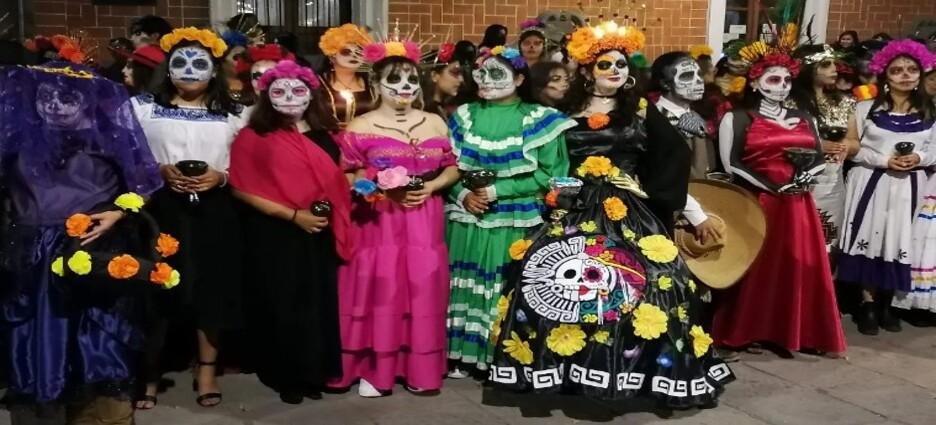 Se aproxima la caminata nocturna de catrinas y catrines en Tlaxcala