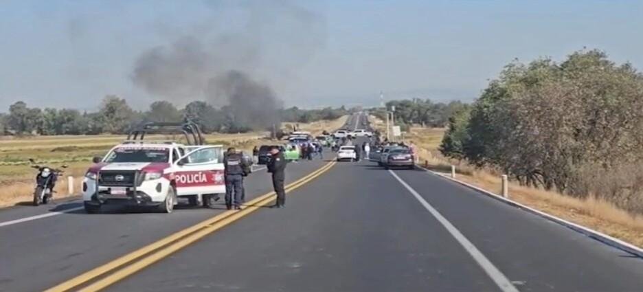 Riña entre sindicatos desata caos en autopista Puebla-Tlaxcala