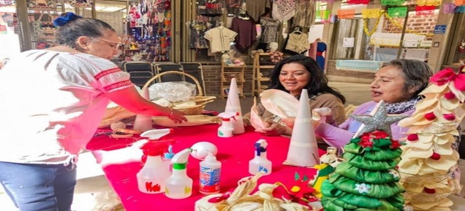 Como parte de su aniversario, organizan talleres navideños en Mercado de Artesanos de Tlaxcala