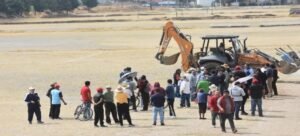 Vecinos de Santa Cruz Guadalupe frenan obra federal en campos deportivos