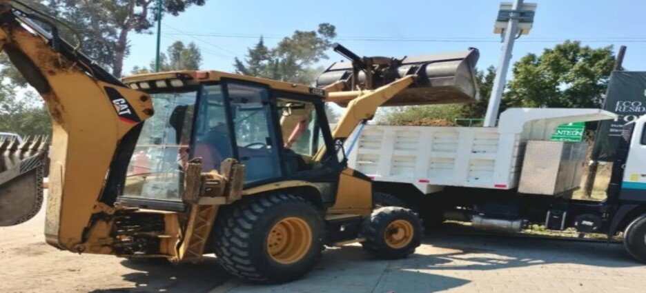 CAPAM continua con atención a afectaciones por granizo y lluvia ahora en bulevar Gasoducto