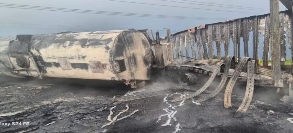 Explosión de pipa de combustible en Tlaxcala deja saldo de 1 muerto y 2 heridos graves
